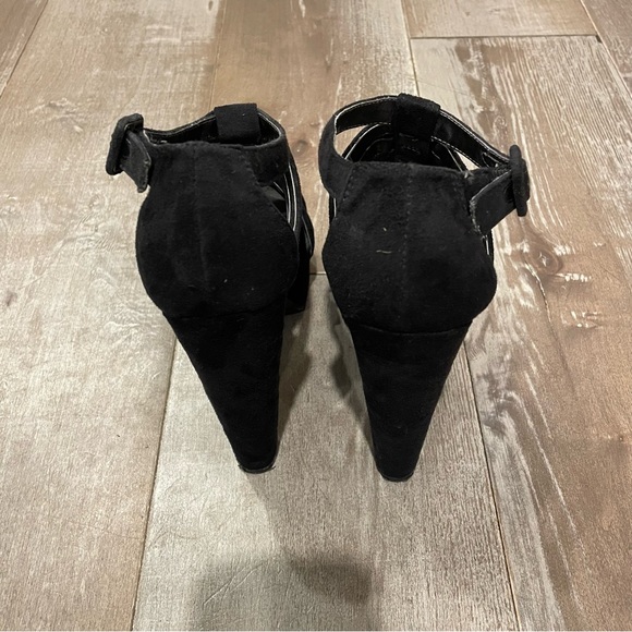 Forever 21 6inch velvet heels - Picture 5 of 7